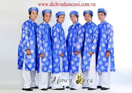 Áo dài bưng quả xanh đồng tiền