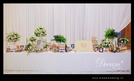 Trang trí tiệc cưới tại Adora Q5 tông hồng pastel, xanh cốm - Dịch vụ đám  cưới trọn gói Honey Bees